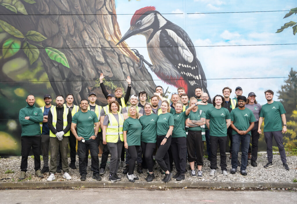 RGI ROBERTS GROUP INTERNATIONAL HEAD OFFICE TEAM PHOTO